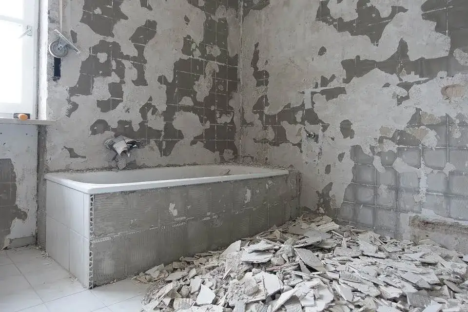 Zdjęcie Jak się umyć podczas remontu łazienki bez tradycyjnych udogodnień